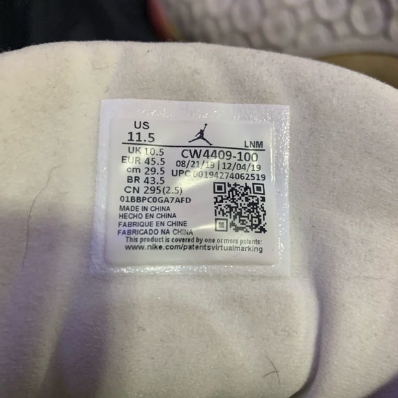 NIKE RETRO JORDAN 13- CHINESE NEW YEAR 2020 SPECIAL COIN DESIGN (CW4409-100) - Picture 16 of 16